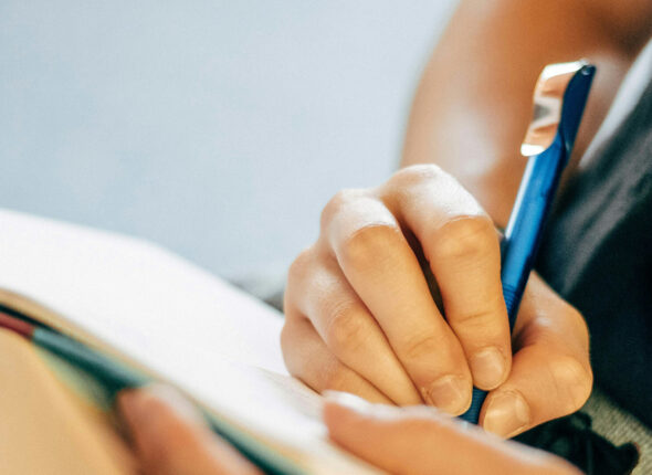 det-read-and-complete-hero